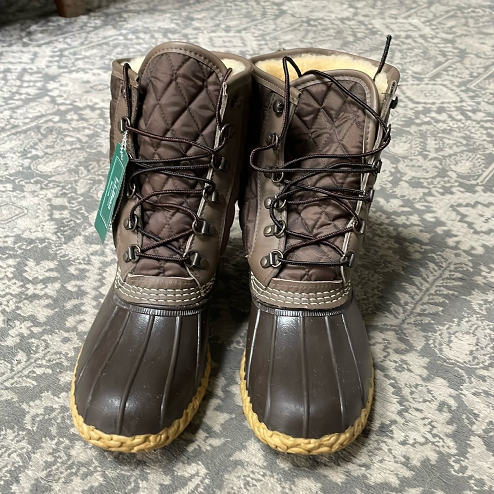 New L.L.Bean Women’s Bean boots, 8” shearling-lined. Dark brown. Size 8m. NWT